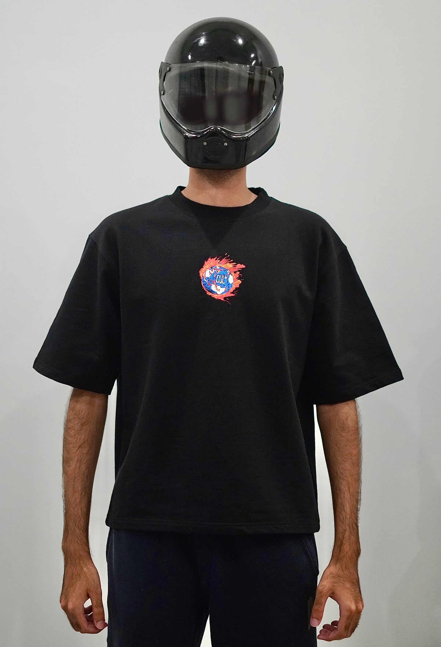 "2L8" UNISEX Black T-Shirt